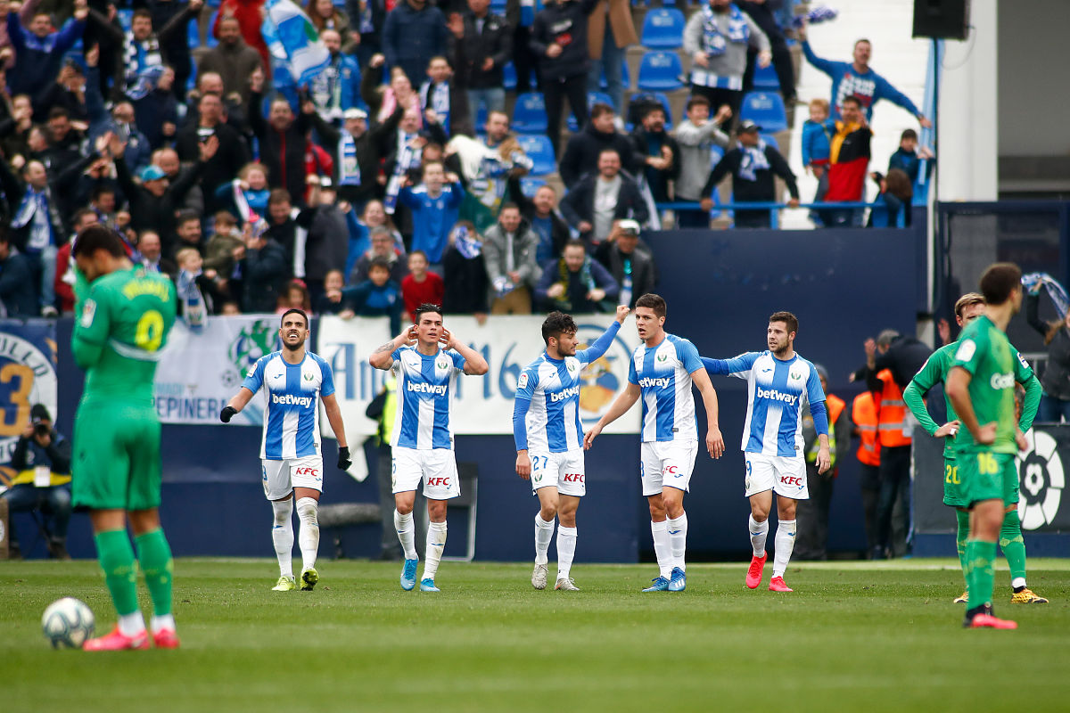 lol皮肤-包含窗口期全明星赛焦点战；比利亚雷亚尔临场应变；管理层满意；细节决定成败的词条