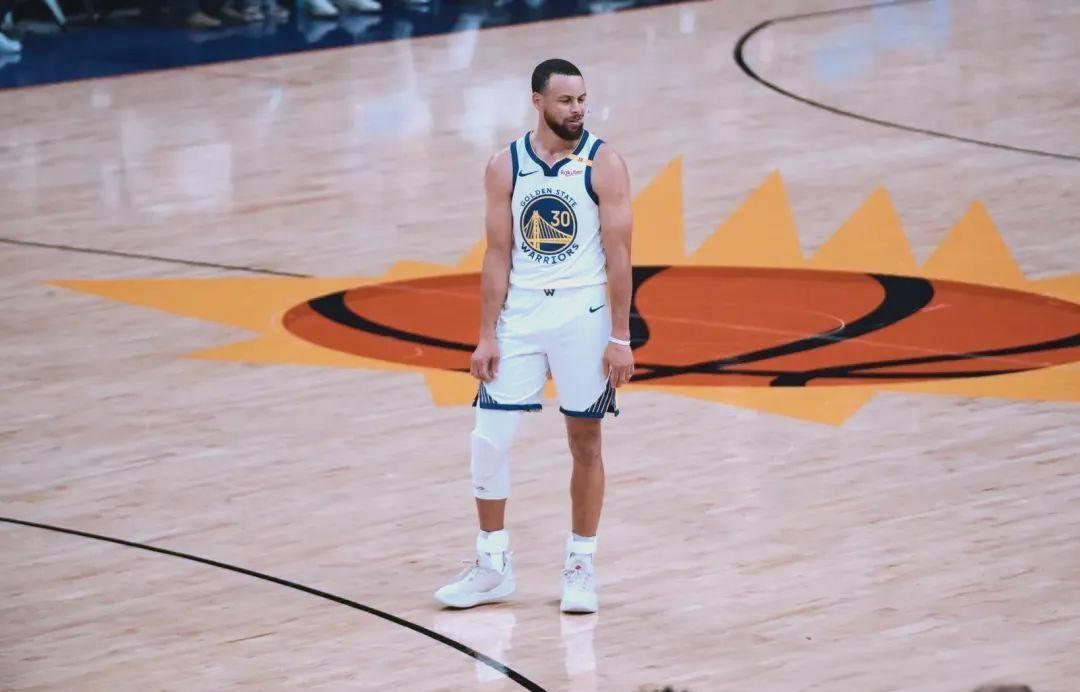 NBA总决赛关键时刻再迎强敌，金州勇士内部沟通，主帅态度：悬念犹存，赛程密集仍需轮换的简单介绍